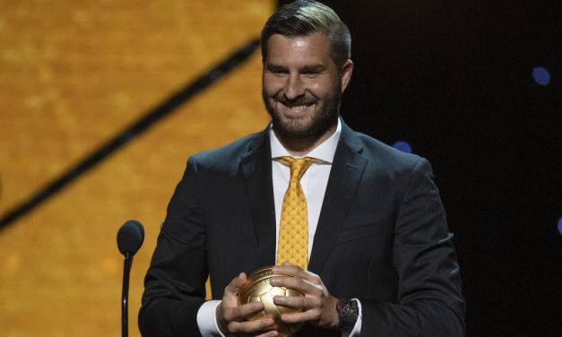 ¡Gignac se lleva el Balón de Oro de la Liga MX a Mejor Delantero!