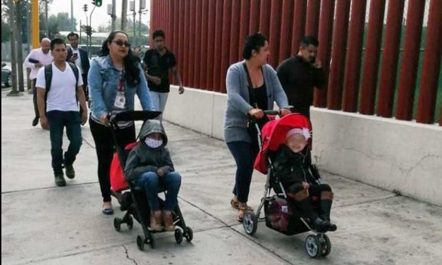 Acuden a San Lázaro padres de niños con cáncer