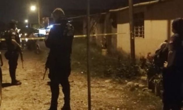 Municipios Balean a policía de Río Blanco