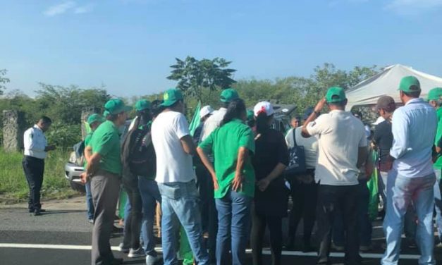 Bloquean autopista Veracruz -Xalapa