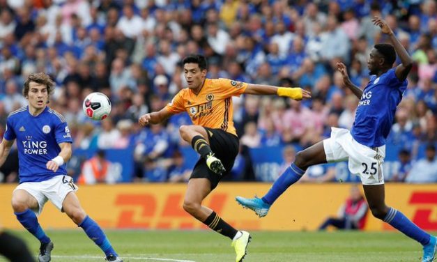 Wolverhampton y Raúl Jiménez inician Premier League con empate ante Leicester.