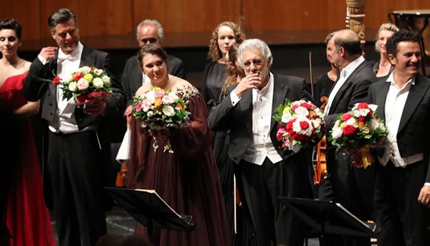 Plácido Domingo ovacionado en Salzburgo en su primera presentacion tras denuncias de acoso