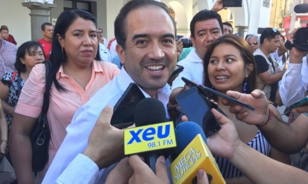 «Provocación ridícula la manifestación de cuatro personas»: Alcalde de Veracruz