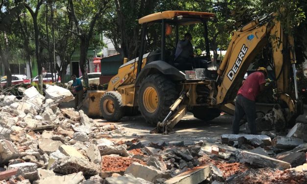 Demolición del parque central de El Tejar, Municipio de Medellin de Bravo (VER VIDEO)