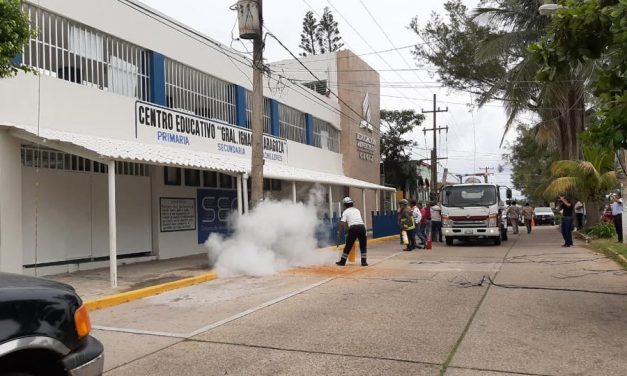 Cortocircuito provoca incendio en primaria de Coatzacoalcos