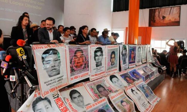 FGR inicia proceso contra exfuncionarios por caso Ayotzinapa