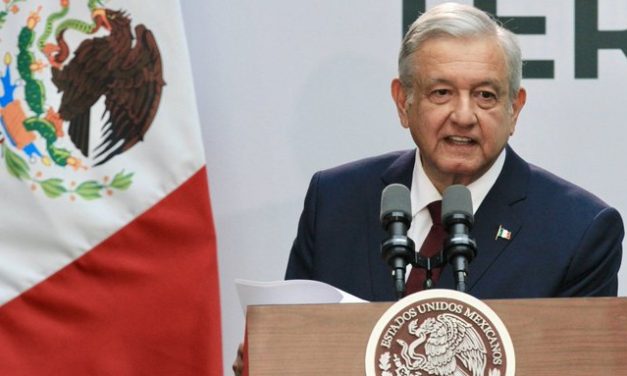 La economía crece poco, pero no hay recesión: López Obrador