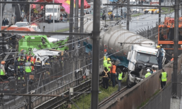 Metro Tepalcates podría reanudar operaciones el lunes tras choque de pipa