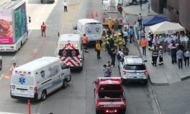 Participan más de 2 mil personas en simulacro de centro comercial en Boca del Río