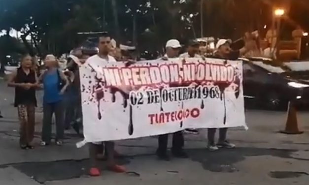 Marchan en Veracruz por 51 aniversario de matanza en Tlatelolco