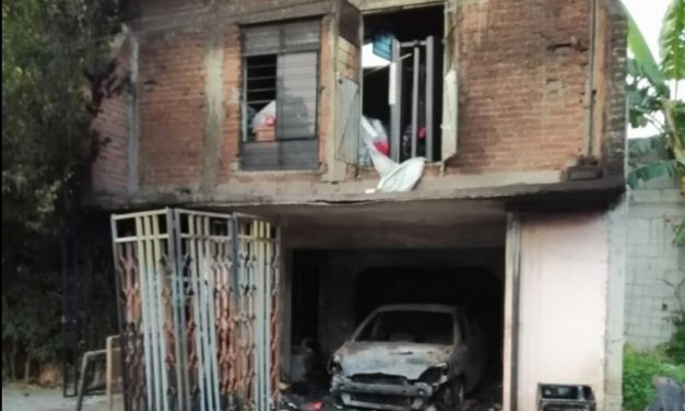 Incendio consume vivienda en Ciudad Mendoza, Veracruz