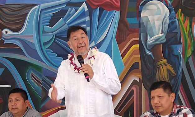 El diputado federal Gerardo Fernández Noroña de Gira por Papantla