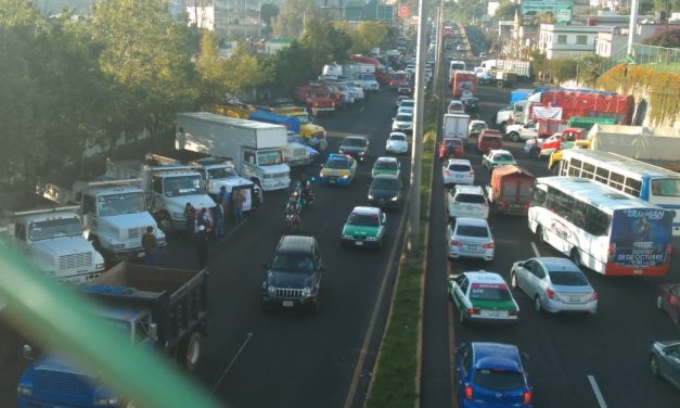 Transportistas se manifiestan y generan caos en Veracruz