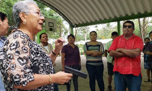 ​Estudiante amenaza con pistola de juguete a sus compañeros en secundaria de Coatza