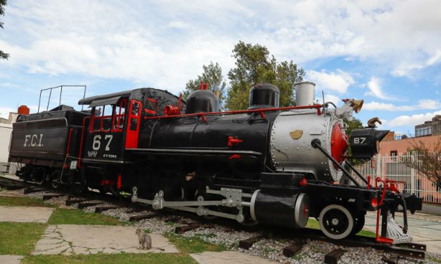 Petra, la locomotora revolucionaria en el Zócalo