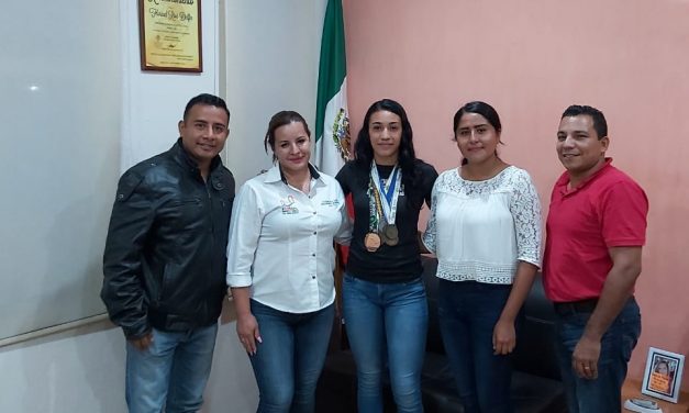 Función boxística amateur femenil «EL GUANTE ROSA» en Jamapa