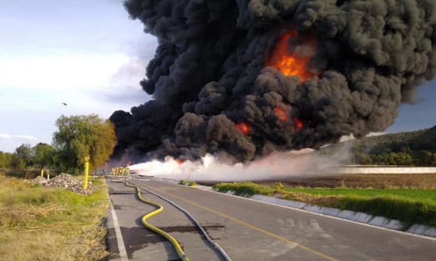 Impresionante #incendio generado en ducto de Pemex derivó en otras dos conflagraciones