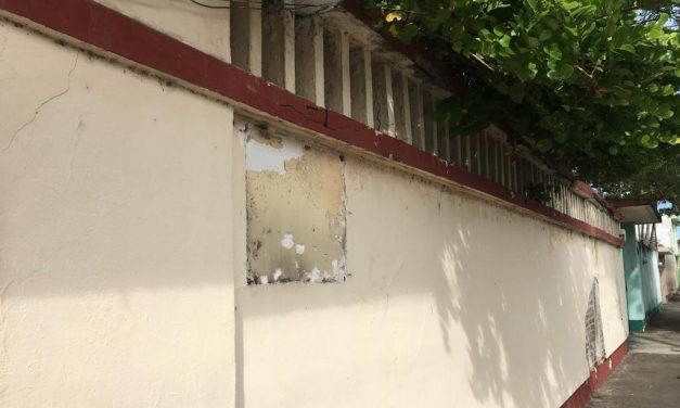 Roban placa de bronce de la Casa Museo Ruiz Cortines en Veracruz