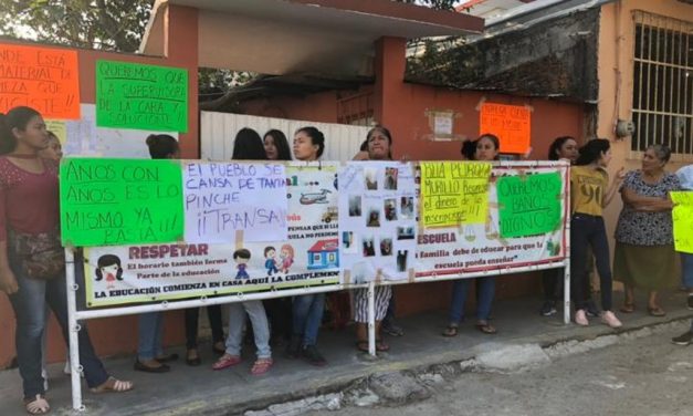 Padres de familia toman Jardín de Niños “Nezahualpilli”, exigen cuentas claras