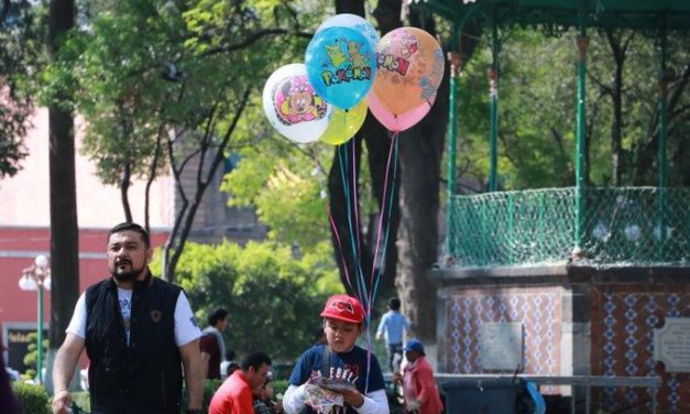 Reyes Magos reportan que el elefante de Baltasar casi se ahoga con un globo