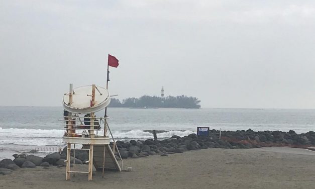 Este miércoles, bandera roja en playas y repliegue de espectaculares por pronóstico de viento violento