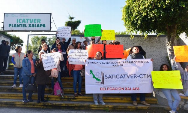 Un paro de brazos caídos en 18 planteles sostienen trabajadores del Icatver