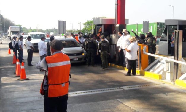 Comerciantes toman la caseta de La Antigua