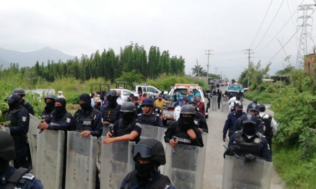 Bloqueada la carretera federal La Perla-Orizaba