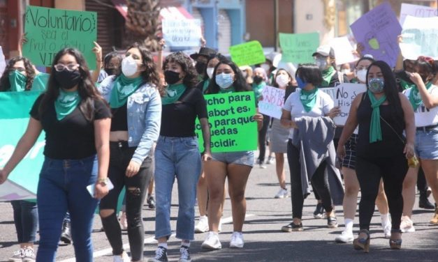 Mujeres salen a las calles en Orizaba por el Día de Acción Global por el acceso al Aborto Legal y Seguro