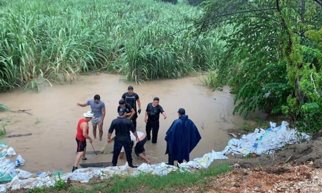 A ALCALDESA DE TLACOJALPAN CLARA LUZ DOMÍNGUEZ VARGAS HACE UN LLAMADO URGENTE A CONAGUA