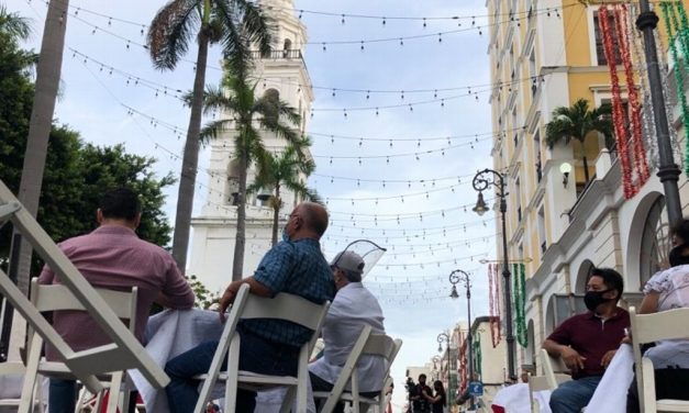 Meseros han triplicado la propina con el cierre de Independencia