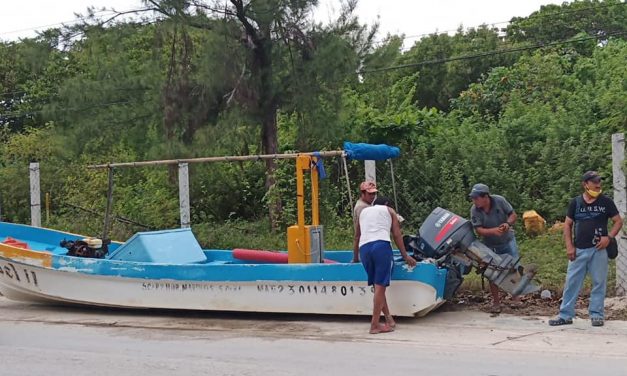 Pescadores de Puerto Juárez resguardan lanchas y equipo de pesca ante la entrada del huracán #Delta.