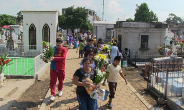 Permanecerá cerrado el campo santo En San Andres Tuxtla