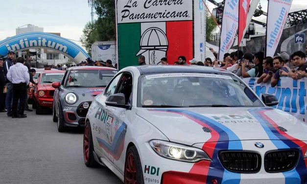 Pilotos de la Carrera Panamericana dejan Boca del Río para continuar su ruta (VIDEO)