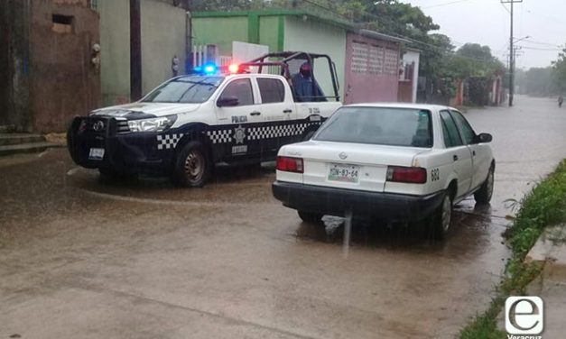 En día de muertos; arrojan feto en canal de aguas negras en Coatza