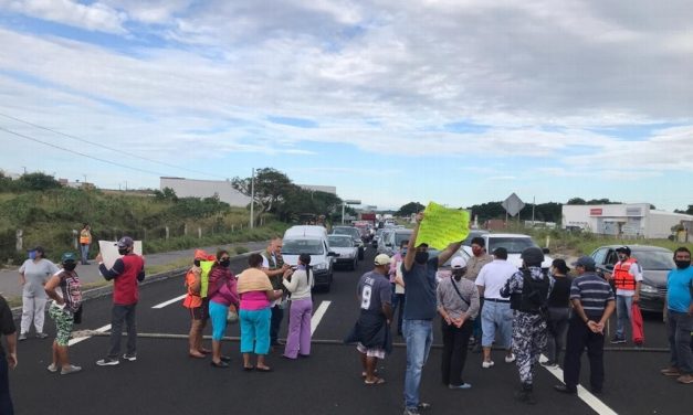 Agotaremos diálogo para no usar fuerza pública ante bloqueo de carretera Veracruz – Cardel: Alcalde