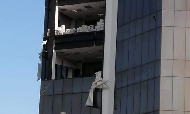 LAS RACHAS HURACANAS (FOTOS y VIDEO) PROVOCAN GRAVES DAÑOS AL EDIFICIO DE LA CIUDAD JUDICIAL DE VERACRUZ