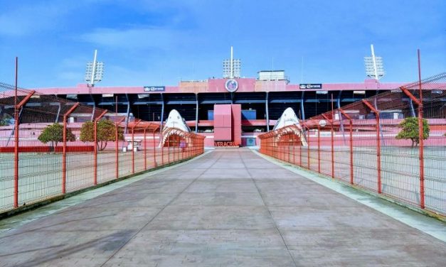 El Gobierno del Estado de Veracruz ha decidido habilitar el estadio de futbol Luis “Pirata” Fuente y el Centro de Alto Rendimiento (CAR) como hospitales COVID