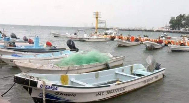 #Enterate. Fue cerrada la navegación menor por la Administración Portuaria Integral de Veracruz (APIVER), esto debido al evento de #norte que se encuentra atravesando la zona porteña.