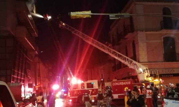 DESALOJAN 250 PERSONAS TRAS INCENDIO EN EL EDIFICIO INTRA