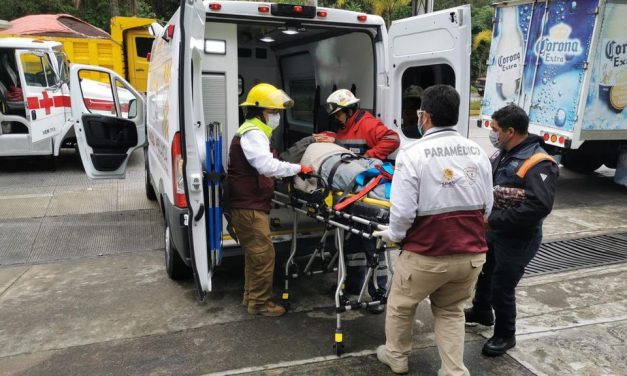 ACCIDENTE EN LA CARRETERA XALAPA-COATEPEC (FOTOS)