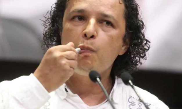 ¿QUIÉN ES EL DIPUTADO QUE SACÓ SU «CHURRO» EN TRBUNA?