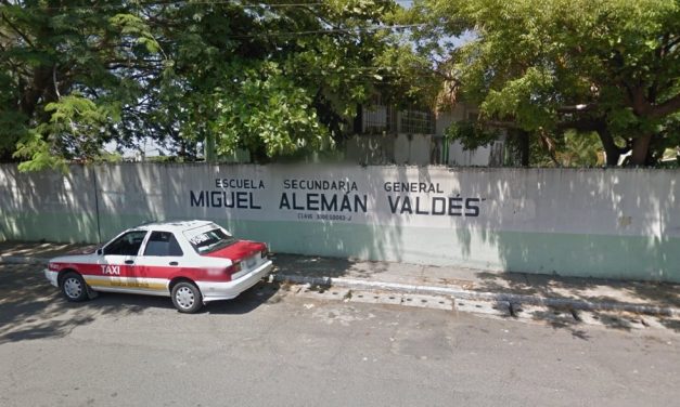 ROBAN OTRA ESCUELA EN VERACRUZ