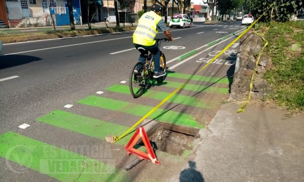 ALCANTARILLAS SIN TAPA EN LA CICLOVÍA DE XALAPA