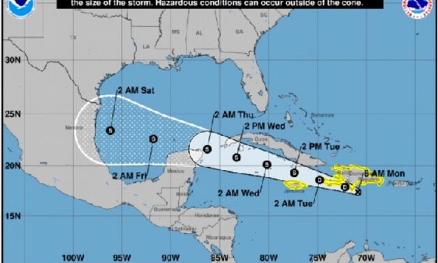 la depresión tropical Grace podría ser ya de riesgo de ahí internarse  al Golfo de México.