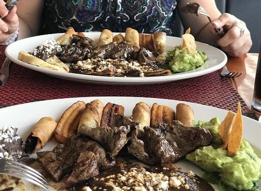 Restaurantes en Veracruz logran reactivarse «este mes es de mucho comer», señalan