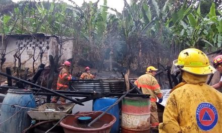 INCENDIO EN CASA-HABITACIÓN EN TLAPACOYAN