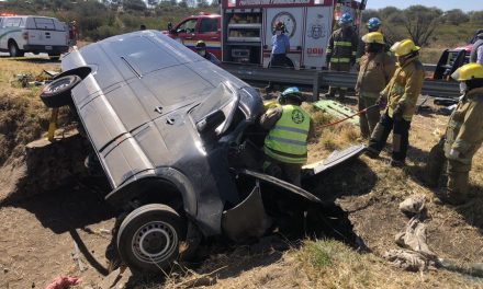 VOLCADURA DE CAMIONETA CON TURISTAS DEJA 13 MUERTOS