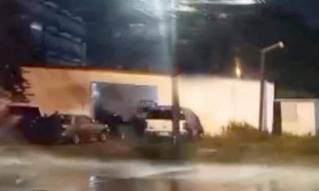 Lanzan bombas molotov al cuartel de la policía estatal en Coatzacoalcos