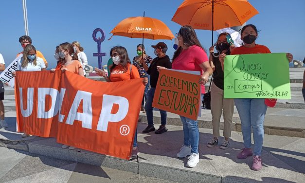 Protestan en Veracruz para exigir la liberación del campus de la UDLAP